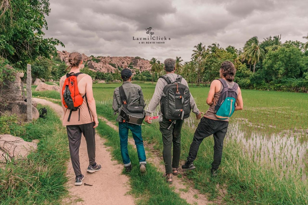 Vaibhav Home Stay ฮัมปี ภายนอก รูปภาพ