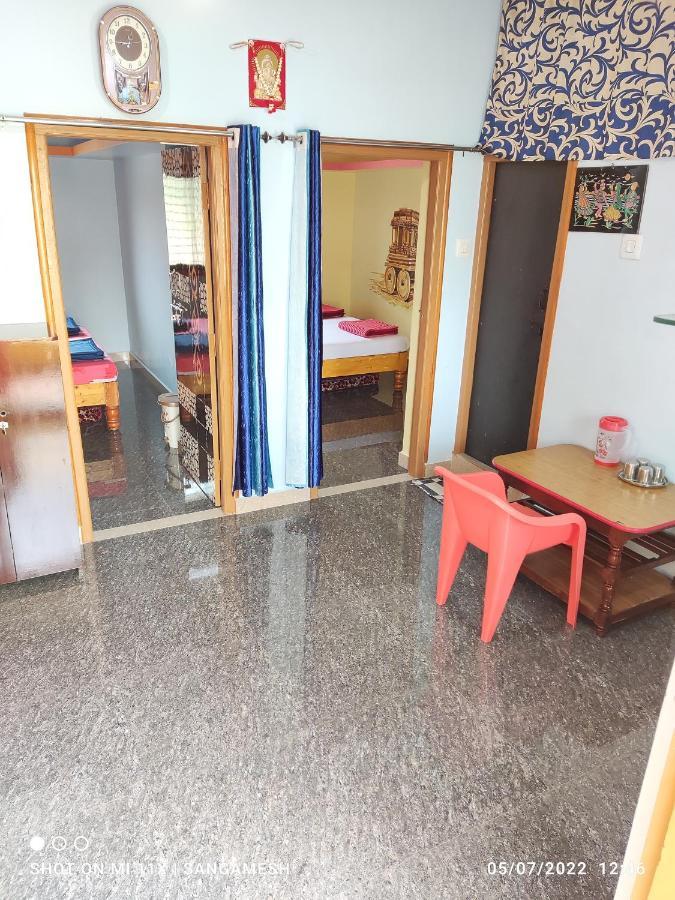 Vaibhav Home Stay ฮัมปี ภายนอก รูปภาพ