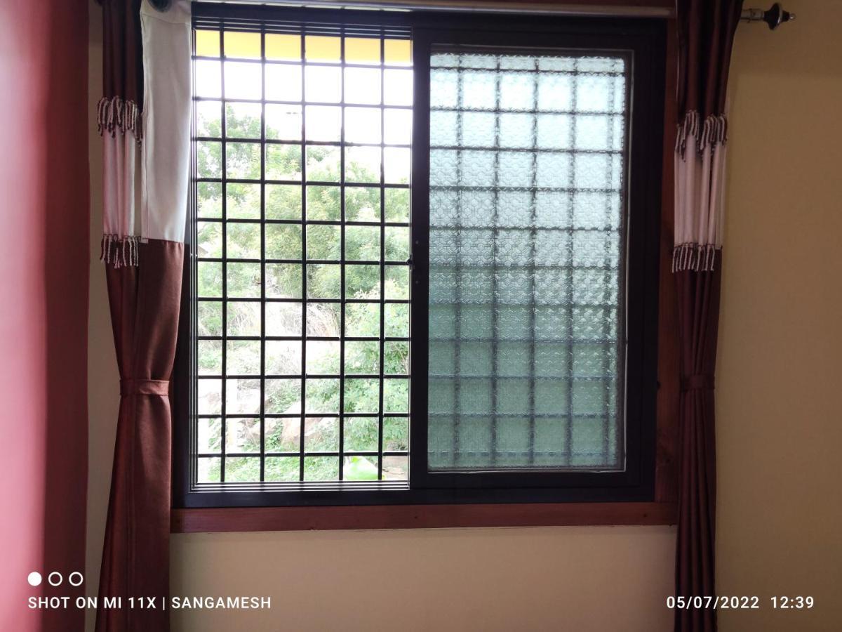 Vaibhav Home Stay ฮัมปี ภายนอก รูปภาพ